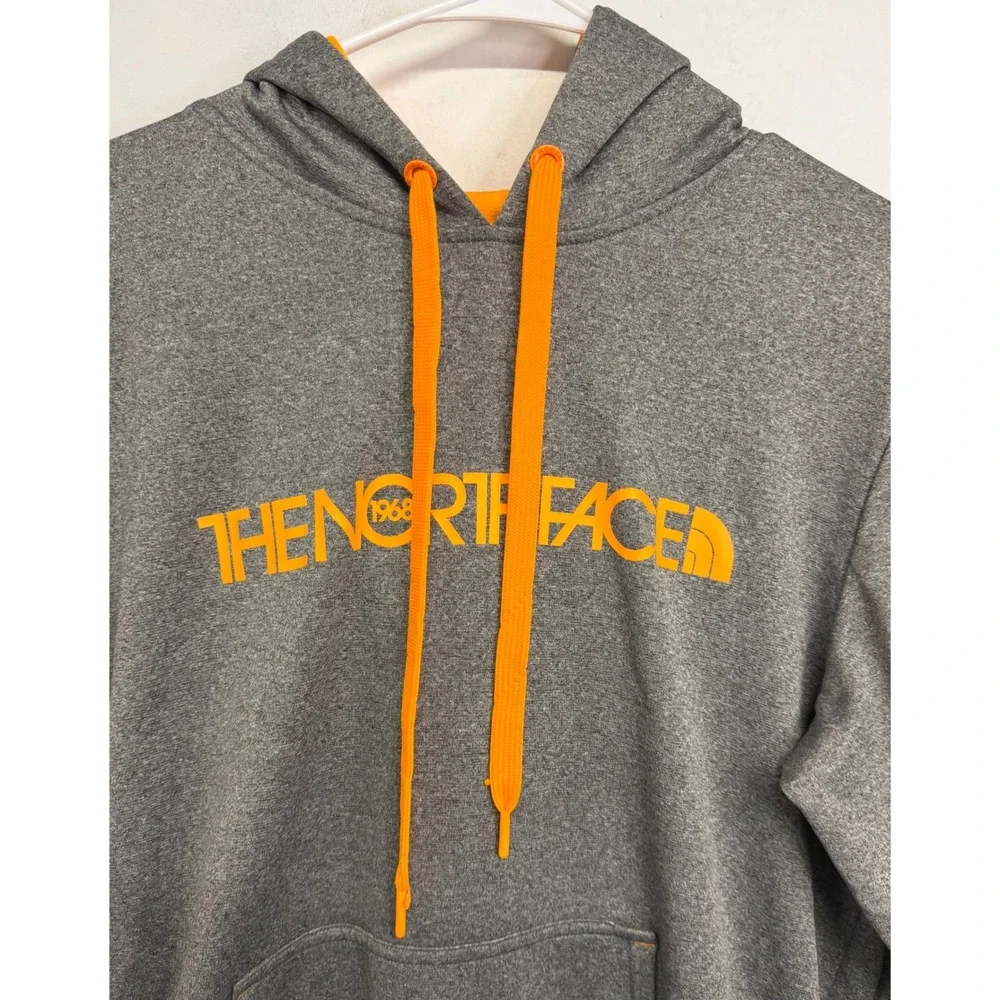The North Face Mens Gray Orange Logo‎ Pullover Hoodie Sweatshirt Medium TC2D